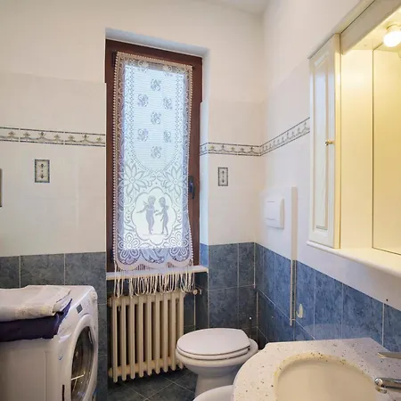 Apartament Mari E France